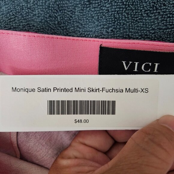 VICI Women's Monique Satin Printed Mini Skirt Fuchsia Multi Color Size XS NEW - Picture 6 of 8